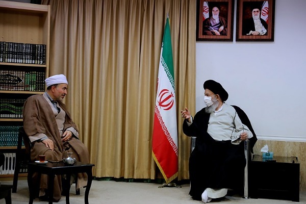 آیت الله نورمفیدی امام جمعه گرگان در دیدار با ماموستا کریمی معاون رئیس جمهور در اقلیت های مذهبی