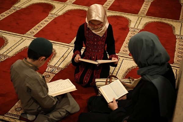 رقابت خانواده های اهل قدس برای حفظ قرآن در مسجدالاقصی+عکس