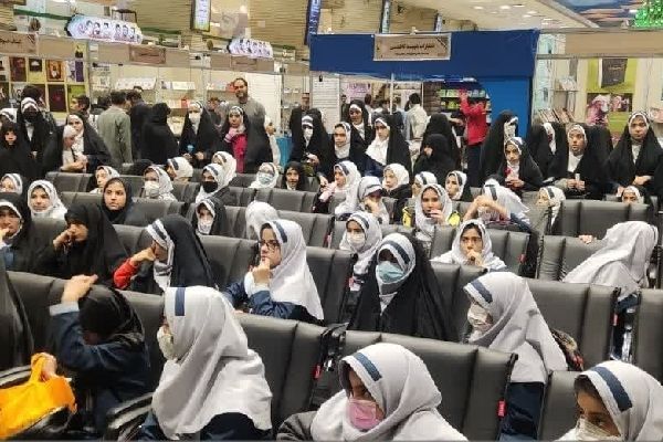 چهار هزار دانش‌آموز قمی میهمان یازدهمین نمایشگاه ملی کتاب دفاع مقدس
