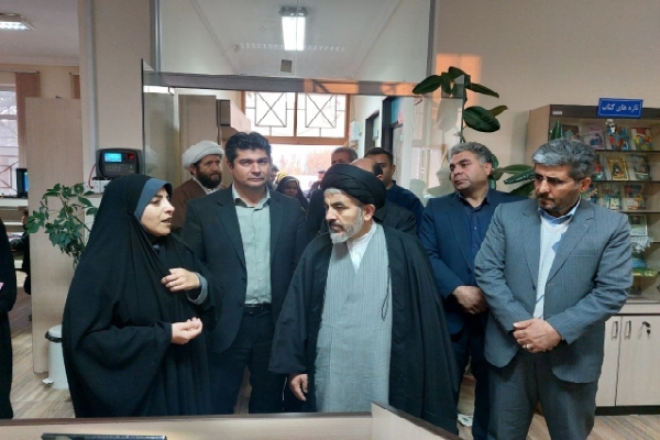 مسئولان باید حامی کتابخانه‌های عمومی باشند