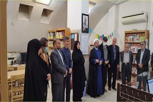 امام جمعه بخش بهاران در بازدید از کتابخانه عمومی سرخنکلاته