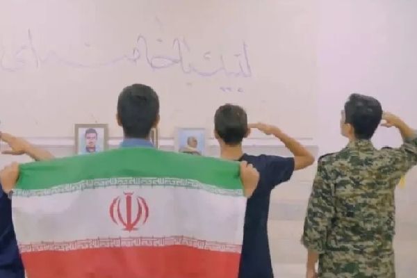 «لبیک» نوجوانان فاطمی به ندای رهبری در قالب سرود
