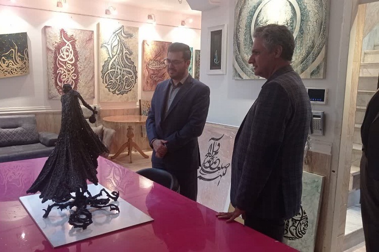بازدید معاون استاندار فارس بازدید از کارگاه نقاشی خط و مجسمه‌سازی