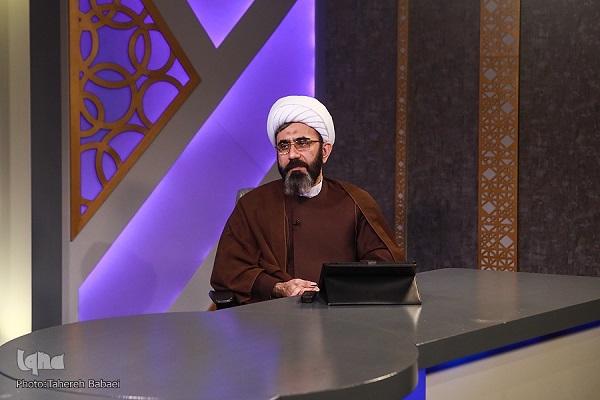 ارسال نشود//////اقتصاد حاکمیتی در کنار اقتصاد وقف مشکلات کشور را حل می‌کند