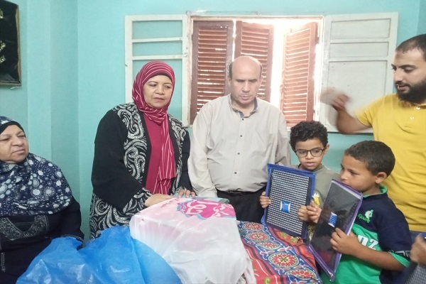 زوج مصری و وقف زندگی خود برای آموزش قرآن به کودکان نابینا