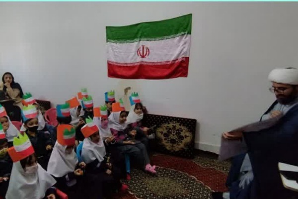 امام جمعه بخش بهاران در مهد کودک قرآنی گلهای بهشت سرخنکلاته