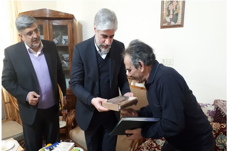 دیدار معاون وزیر ارشاد با نویسنده سمنانی پیشکسوتان اهل قلم سرمایههای حوزه نشر هستند