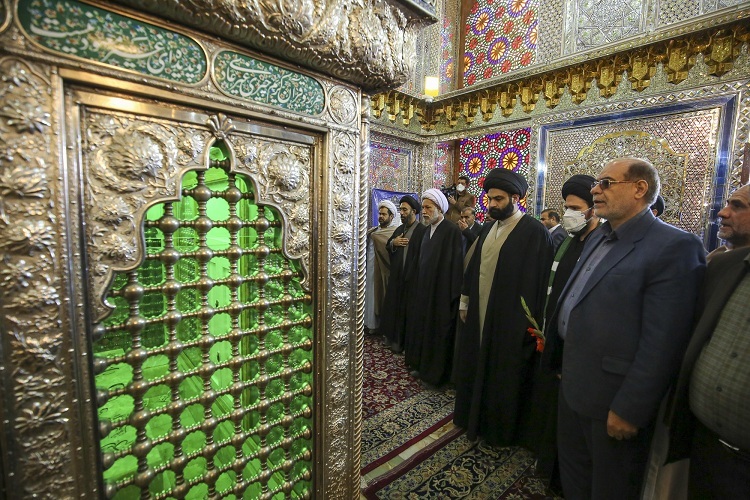 گلباران مزار شهید آیت‌الله دستغیب، شیراز