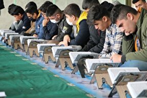 عکس | کرسی تلاوت قرآن دانش‌آموزی در مدرسه شهید بختیاری سامن