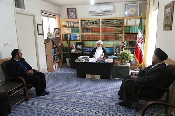 دیدار مدیرکل صدا و سیمای مرکز یزد با امام جمعه