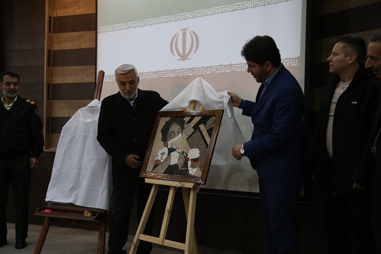 رونمایی از تابلو سنگ «آرشام و آرتین» سرایداران در تبریز
