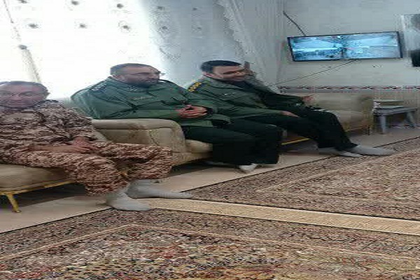 فرمانده سپاه اشنویه با خانواده شهید صباح باوفا دیدار کرد