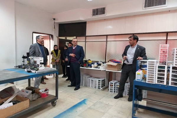 بازدید مشاور وزیر کشور از مرکز نوآوری دانشگاه لرستان