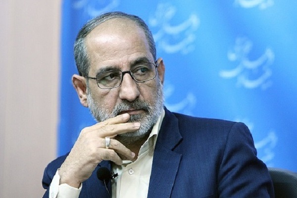 محمد اسفندیاری اسلام‌پژوه و تاریخ‌نگار