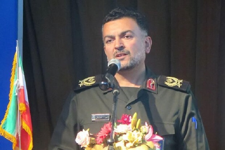 یکی از اهداف دشمنان پمپاژ احساس حقارت در بین جوانان است