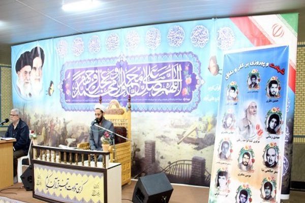 آخوند فولادی قاریان برجسته اهل سنت در کرسی تلاوت ضیافت نور علی آباد