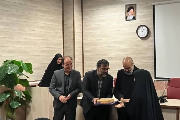 نیروی انسانی، نقطه قوت نهاد کتابخانه‌های عمومی است