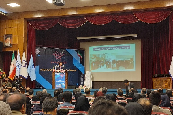 تکریم و معارفه معاونان فرهنگی پیشین و جدید جهاددانشگاهی