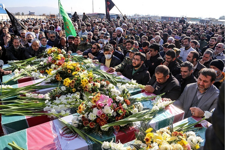 استقبال مردم تبریز از پیکر مطهر ۶ شهید گمنام دفاع مقدس + عکس استقبال مردم تبریز از پیکر مطهر ۶ شهید گمنام دفاع مقدس + عکس
