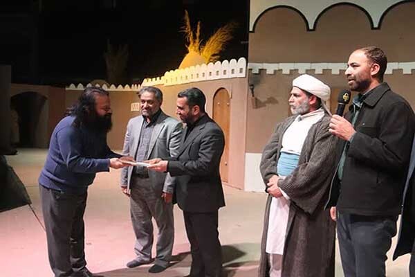 حضور معاون استاندار در جمع عوامل نمایش بهشت در آتش