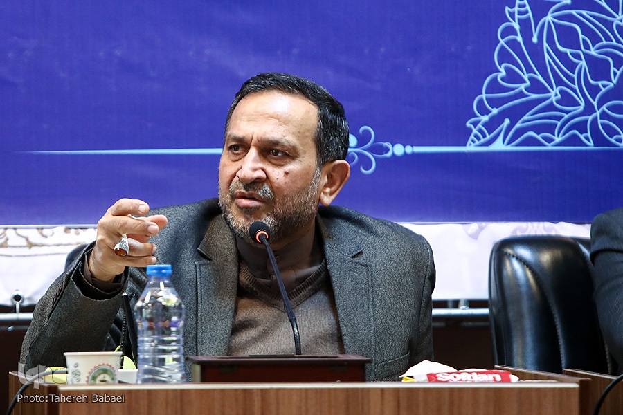 فریب افکار عمومی برای اینکه از ایرانی بودن بدمان بیاید