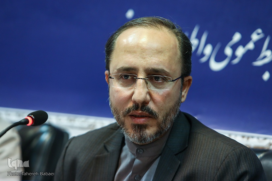 فریب افکار عمومی برای اینکه از ایرانی بودن بدمان بیاید