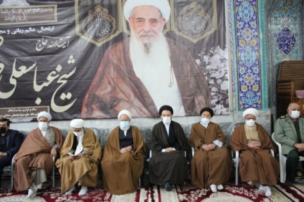 مراسم بزرگداشت مرحوم آیت‌الله صادقی‌ در خرم‎آباد