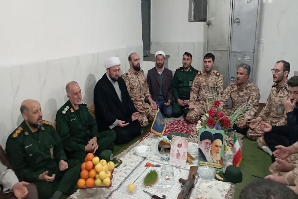 حضور مسئول نمایندگی ولی‌فقیه سپاه چالدران همزمان با تحویل سال در پایگاه مرزی
