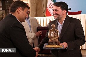 معرفی چهره سال هنر انقلاب اسلامی در یزد + فیلم