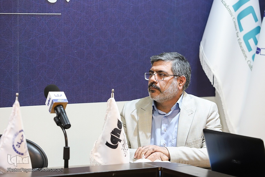 اولین نشست قرآن به‌مثابه متن ادبی در جهاددانشگاهی واحد اصفهان