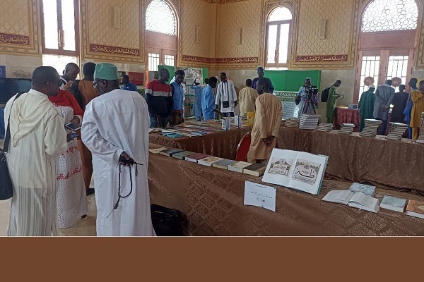 استقبال پرشور سنگالی‌ها از نمایشگاه قرآنی و حدیثی جامعةالمصطفی