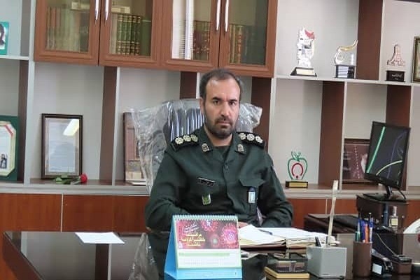 فرمانده سپاه پیرانشهر با خانواده شهید حسین عمری دیدار کرد