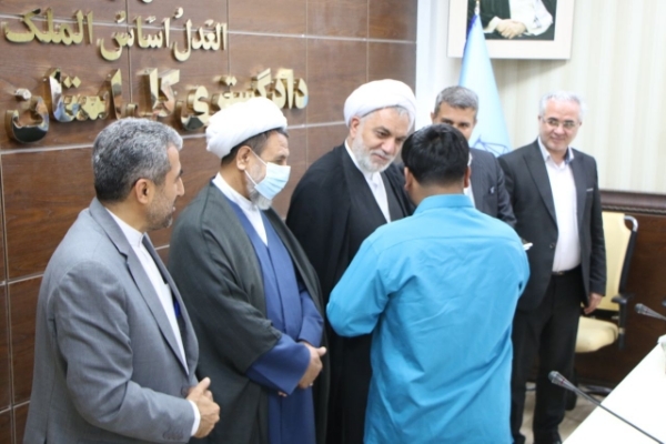 آزادی ۲۴ مددجوی کرمانی