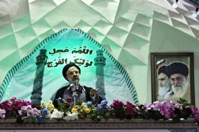 هدف از فشار اقتصادی دشمن فاصله گرفتن مردم از سبک زندگی دینی است