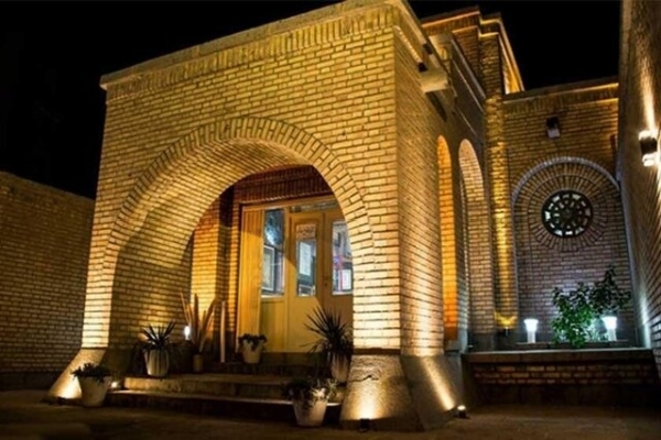آرامگاه حکیم نزاری