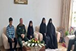 فرمانده سپاه شهدای آذربایجان‌غربی با خانواده شهید «فاطمیه» دیدار کرد