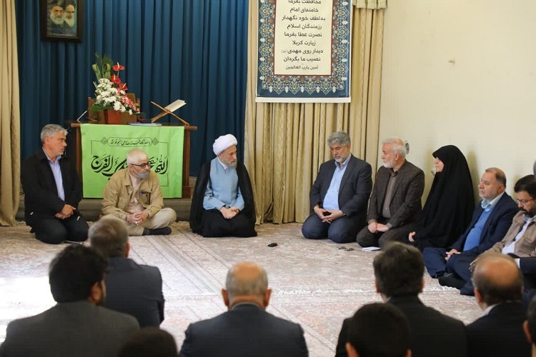 دیدار نوروزی مسئولان شهری شیراز با امام جمعه شیراز