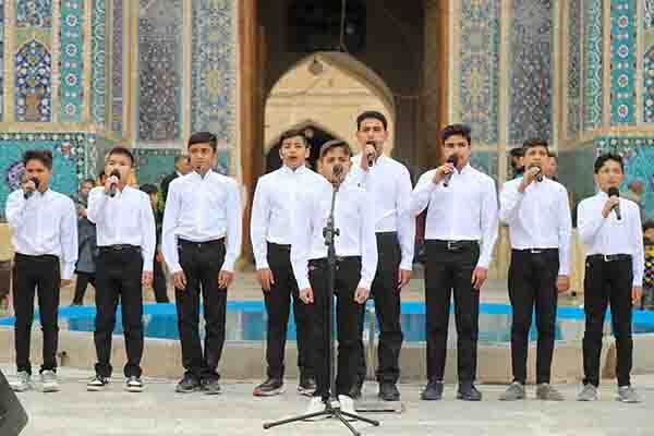اجرای گروه‌های سرود در یزد