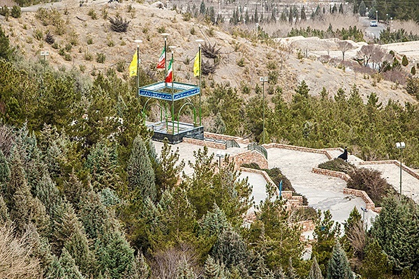 مزار شهدای گمنام کوه صفه