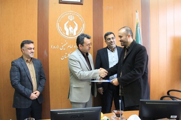 عیسی بابایی مدیرکل کمیته امداد گلستان در تجلیل از داوران قرآنی باران وحی