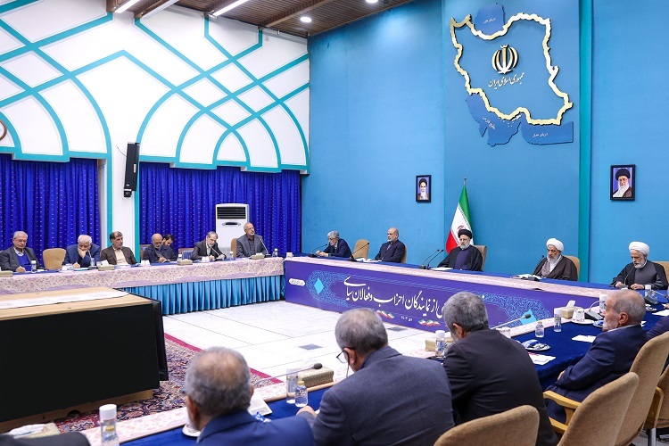 رئیسجمهور در نشست با جمعی از سران احزاب سیاسی رئیسجمهور در نشست با جمعی از سران احزاب سیاسی