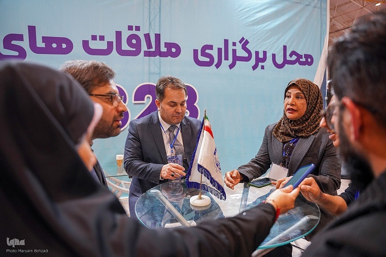 دیدار رئیس جهاددانشگاهی فارس با مدیرکل گردشگری مالزی، نمایشگاه پارس