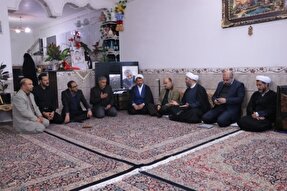 دیدار رئیس کانون‌های فرهنگی و هنری مساجد با خانواده شهید حادثه تروریستی کرمان