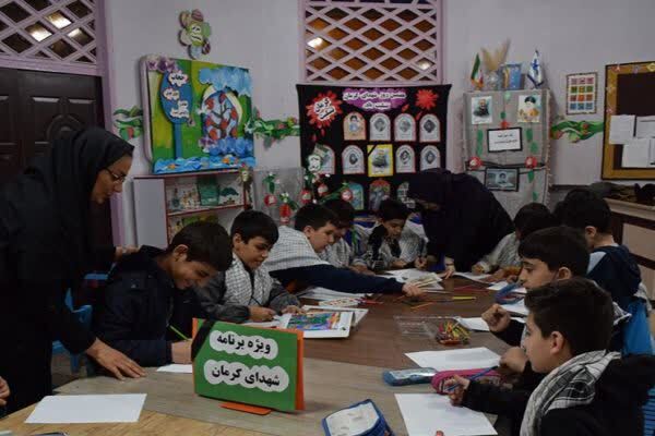 برگزاری کارگاه کتبه‌سازی «دختر کاپشن صورتی با گوشواره قلبی» در کانون پرورش فکری لرستان