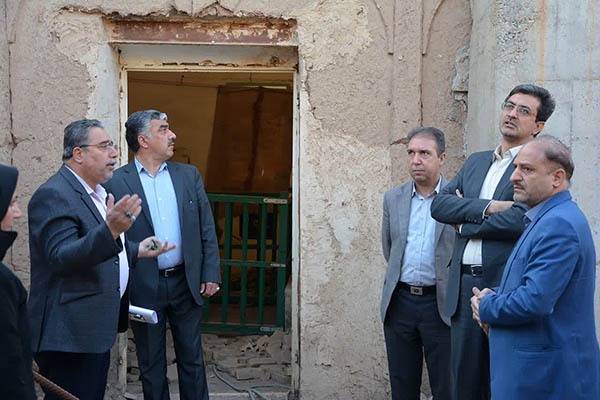 بازدید مدیرکل میراث فرهنگی یزد از حمام قلعه‌کهنه