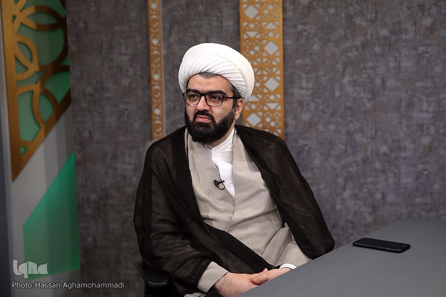 از رشد پژوهشکده‌های قرآنی در غرب تا خطر فعالیت انتخاباتی در مراسم اعتکاف