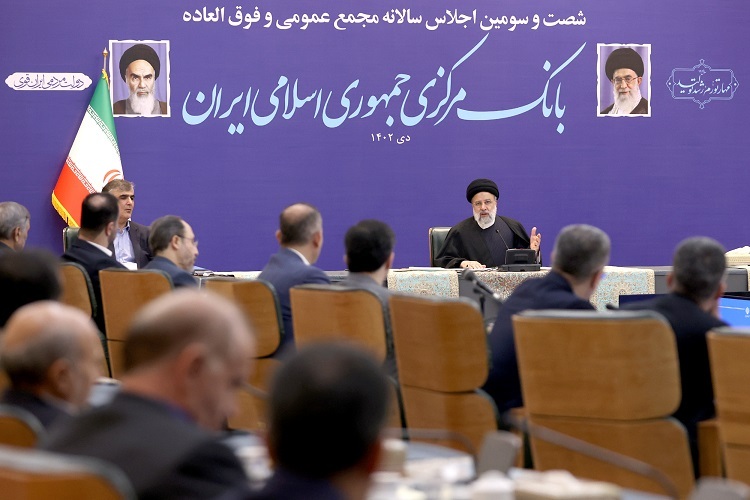 بانک مرکزی اهرم نظام بانکی را در مسیر  حمایت از تولید به کار گیرد