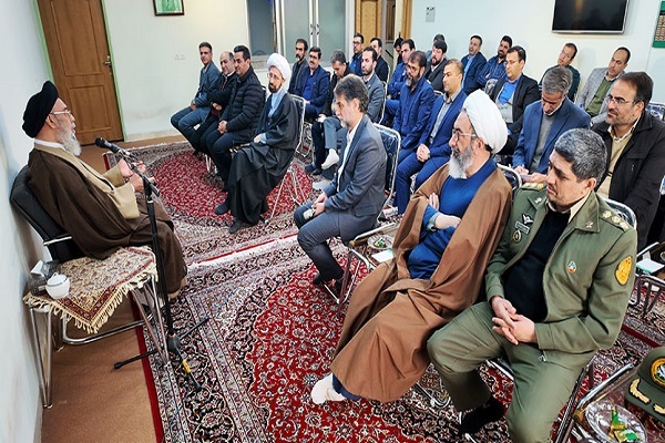 دیدار اعضای انجمن روابط عمومی ایران با امام جمعه اصفهان