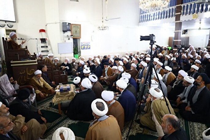 کلام و سکوت‌ ما باید برای تقویت انقلاب باشد