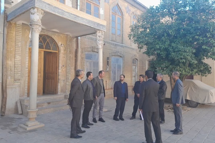 بازدید مدیرعامل صندوق توسعه و حفظ و احیا بناهای تاریخی از بافت تاریخی شیراز